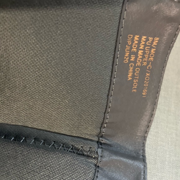 Beautiful tall boots - Picture 8 of 11